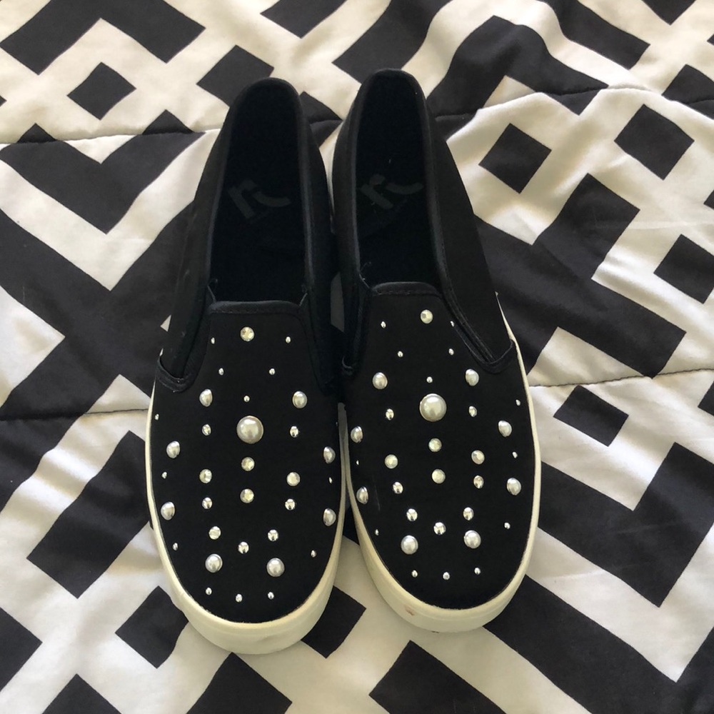 Report shoes